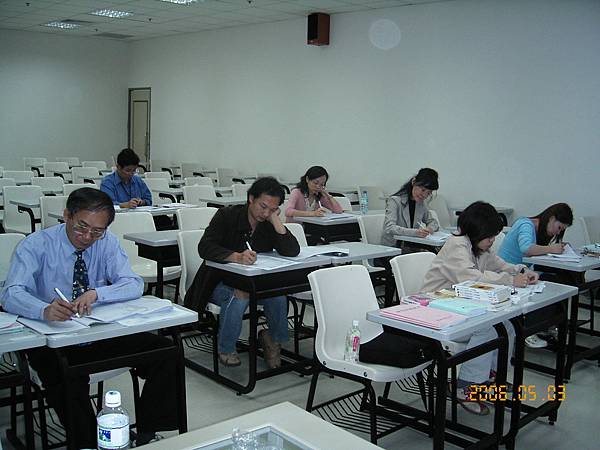 學生用功學習2006.05.05