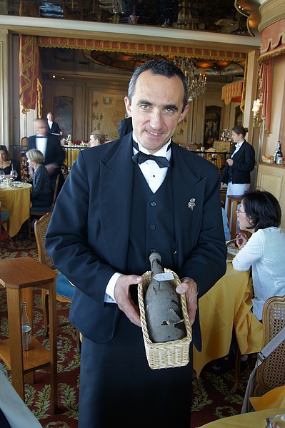 侍酒師Stephane Trapier與1904.JPG 侍酒師Stephane Trapier與1904.JPG
