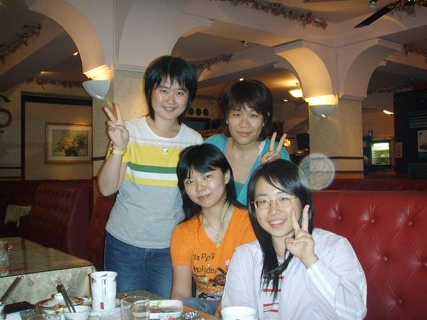 小夥兒2.JPG