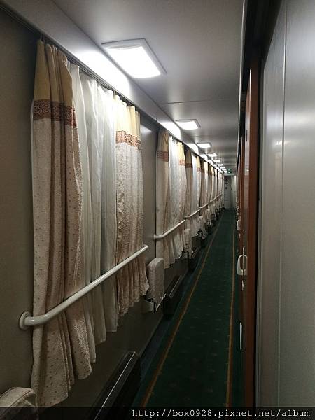 廣州南火車軟臥走廊.jpg