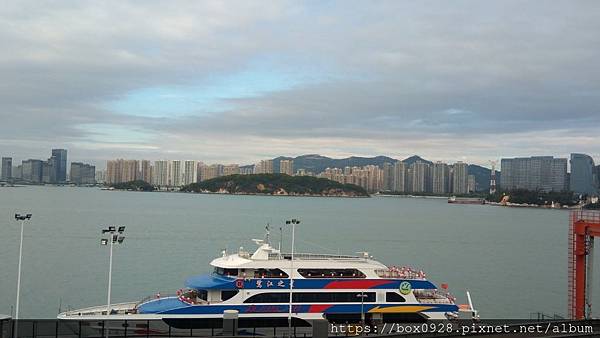 要去鼓浪嶼搭船時海上風景1.jpg