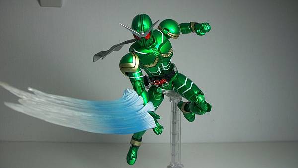 SHF 仮面ライダーサイクロン (10).JPG