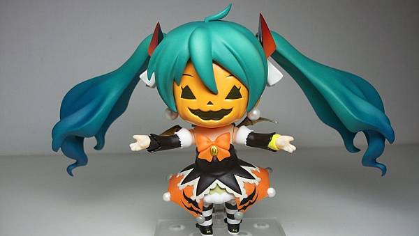 ねんどろいど Halloween Miku (30).JPG