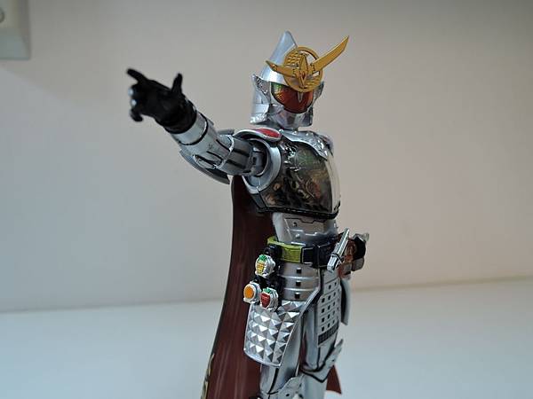 SHF 仮面ライダー鎧武 極アームズ (12).JPG