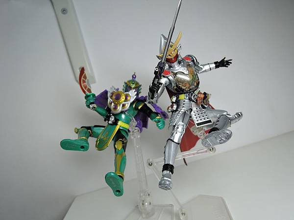 SHF 仮面ライダー鎧武 極アームズ (44).JPG