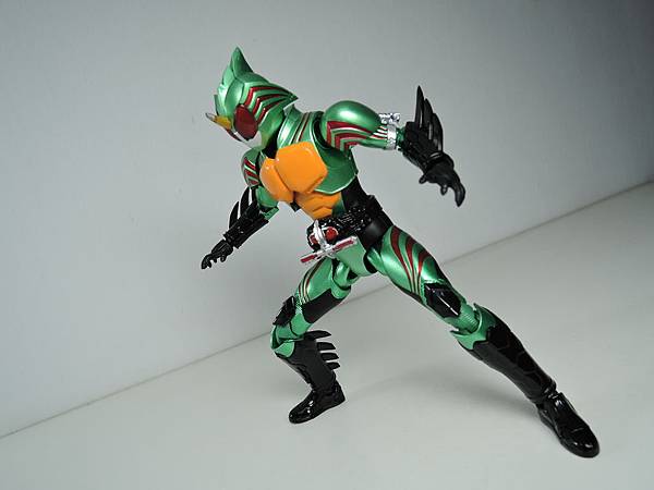 SHF 仮面ライダーアマゾンオメガ (26).JPG