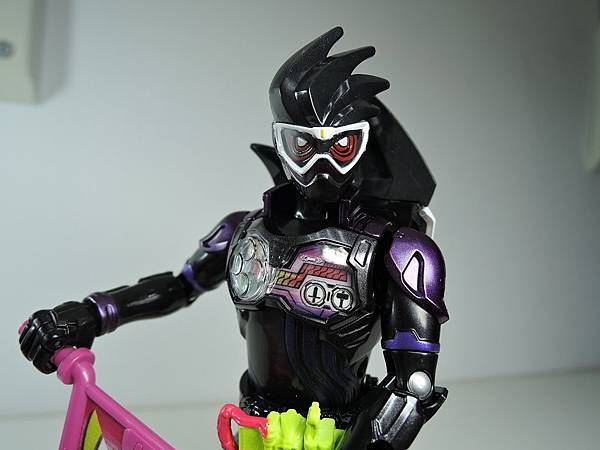 LVUR 仮面ライダーゲンム アクションゲーマーver (9).JPG