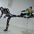 SHF 仮面ライダーアマゾンネオ&ニューオメガ (25).JPG