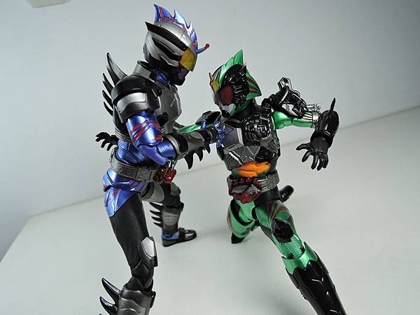 SHF 仮面ライダーアマゾンネオ&ニューオメガ (61).JPG