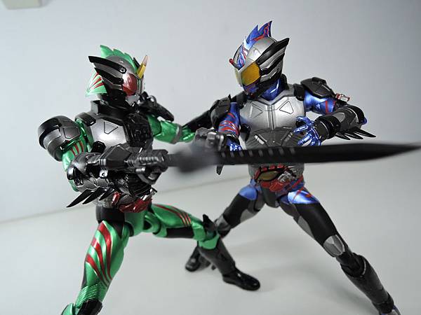 SHF 仮面ライダーアマゾンネオ&ニューオメガ (68).JPG