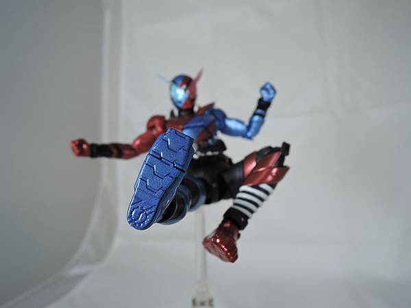 SHF 仮面ライダービルド ラビットタンクフォーム (31).JPG