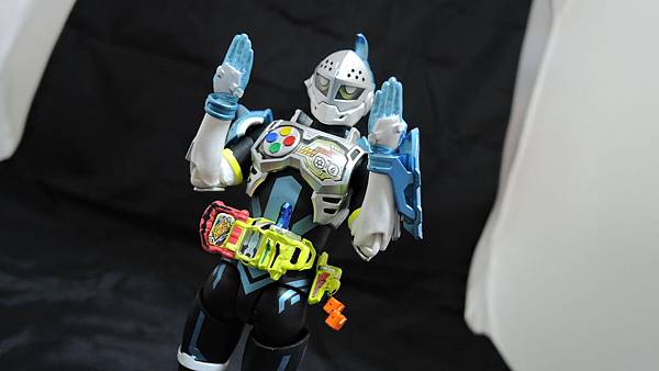 SHF 仮面ライダーブレイブ (9).JPG