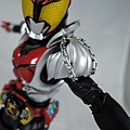 SHF 仮面ライダーキバ (8).JPG