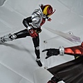 SHF 仮面ライダーキバ (22).JPG