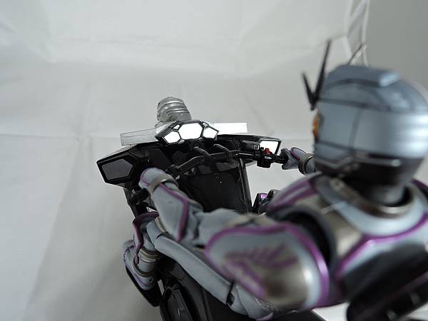 SHF 仮面ライダーマッハ (71).JPG