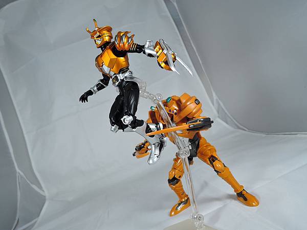 SHF 仮面ライダーシザース (36).JPG