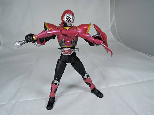 SHF 仮面ライダーライア (12).JPG