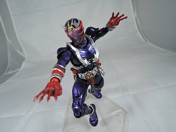 SHF 仮面ライダー響鬼 (30).JPG