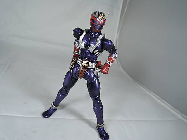 SHF 仮面ライダー響鬼 (34).JPG