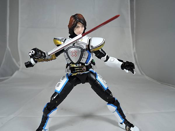 SHF 仮面ライダーイクサ (6).JPG