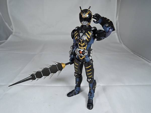 SHF 仮面ライダータイガ&オルタナティブ (73).JPG