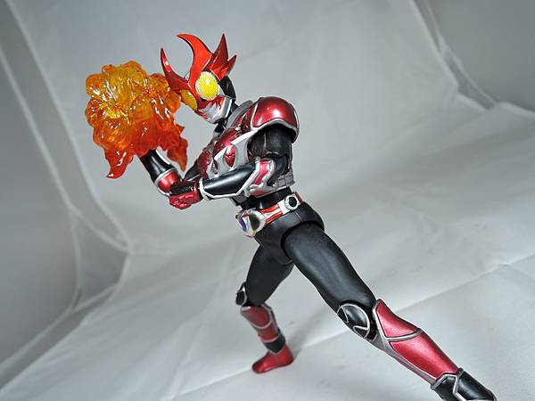 SHF 仮面ライダーアギト バーニング＆シャイニングフォーム (16).JPG