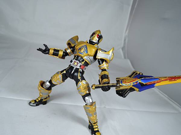 SHF 仮面ライダーブレイド キングフォーム (47).JPG