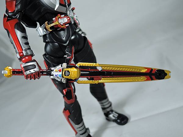 SHF 仮面ライダーハイパーカブト (20).JPG