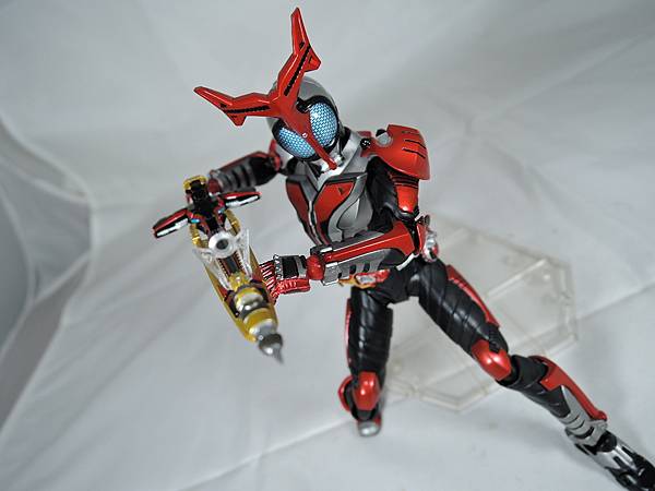 SHF 仮面ライダーハイパーカブト (31).JPG