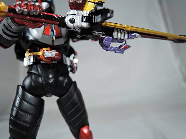 SHF 仮面ライダーハイパーカブト (38).JPG