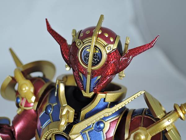 SHF 仮面ライダーエボル&BCR 仮面ライダービルド ジーニアス (29).JPG