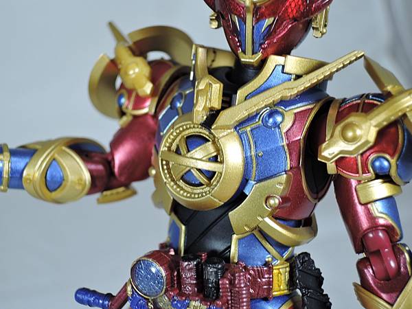 SHF 仮面ライダーエボル&BCR 仮面ライダービルド ジーニアス (30).JPG