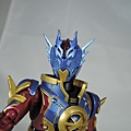 SHF 仮面ライダーエボル&BCR 仮面ライダービルド ジーニアス (49).JPG