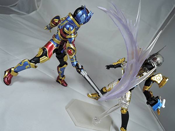 SHF 仮面ライダーエボル&BCR 仮面ライダービルド ジーニアス (53).JPG