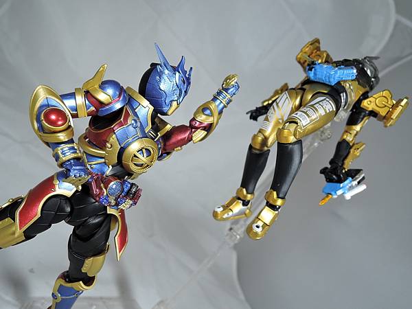 SHF 仮面ライダーエボル&BCR 仮面ライダービルド ジーニアス (55).JPG