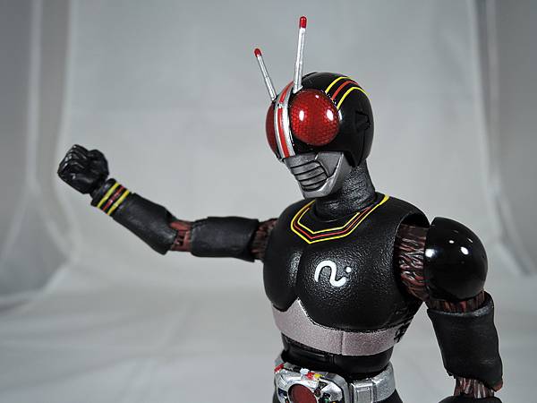 SHF 仮面ライダーブラック (13).JPG