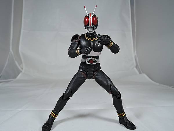 SHF 仮面ライダーブラック (28).JPG