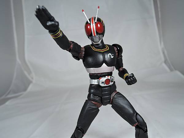 SHF 仮面ライダーブラック (48).JPG