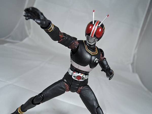 SHF 仮面ライダーブラック (54).JPG