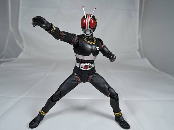 SHF 仮面ライダーブラック (53).JPG