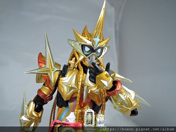 SHF 仮面ライダーエクゼイド ムテキゲーマー (19).JPG