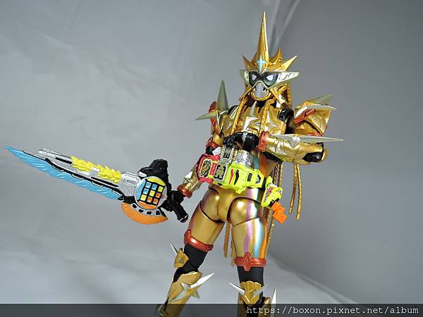 SHF 仮面ライダーエクゼイド ムテキゲーマー (23).JPG