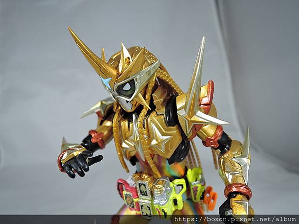 SHF 仮面ライダーエクゼイド ムテキゲーマー (34).JPG