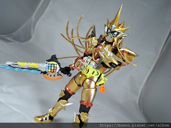 SHF 仮面ライダーエクゼイド ムテキゲーマー (72).JPG