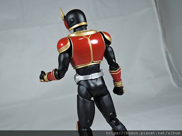 SHF 仮面ライダークウガ ライジングマイティ&アメイジングマイティ (35).JPG