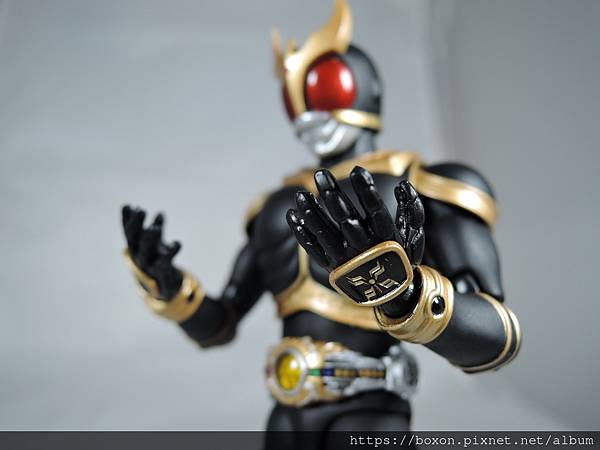 SHF 仮面ライダークウガ ライジングマイティ%26;アメイジングマイティ (44).JPG