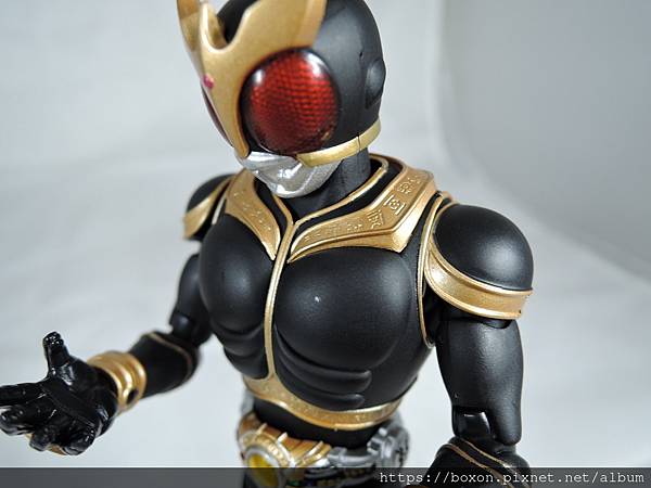 SHF 仮面ライダークウガ ライジングマイティ%26;アメイジングマイティ (42).JPG