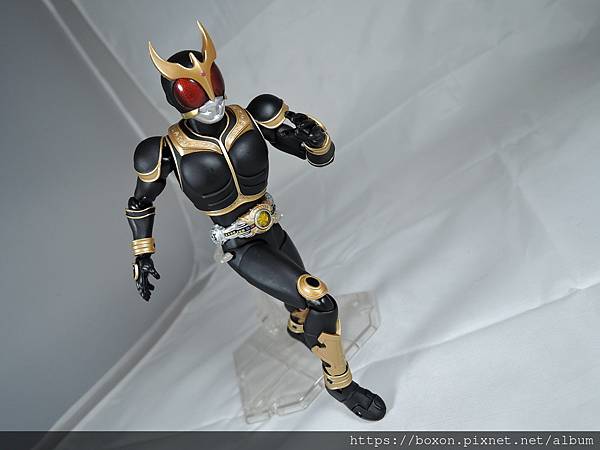 SHF 仮面ライダークウガ ライジングマイティ%26;アメイジングマイティ (58).JPG