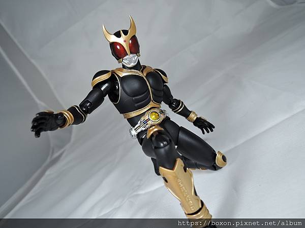 SHF 仮面ライダークウガ ライジングマイティ%26;アメイジングマイティ (68).JPG