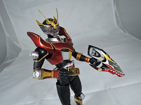 SHF 仮面ライダー龍騎サバイブ (37).JPG